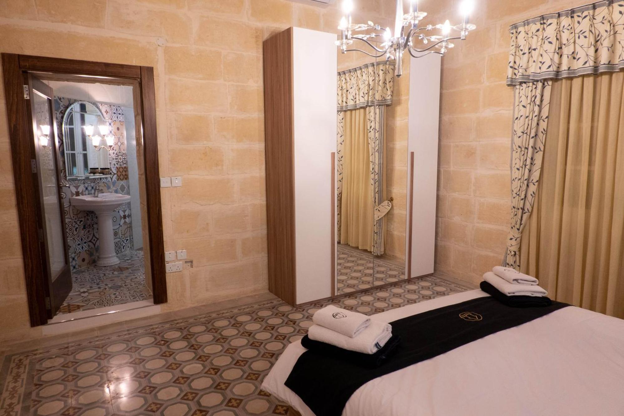 Surwig Vacation Townhouse Villa Kerċem Exterior foto