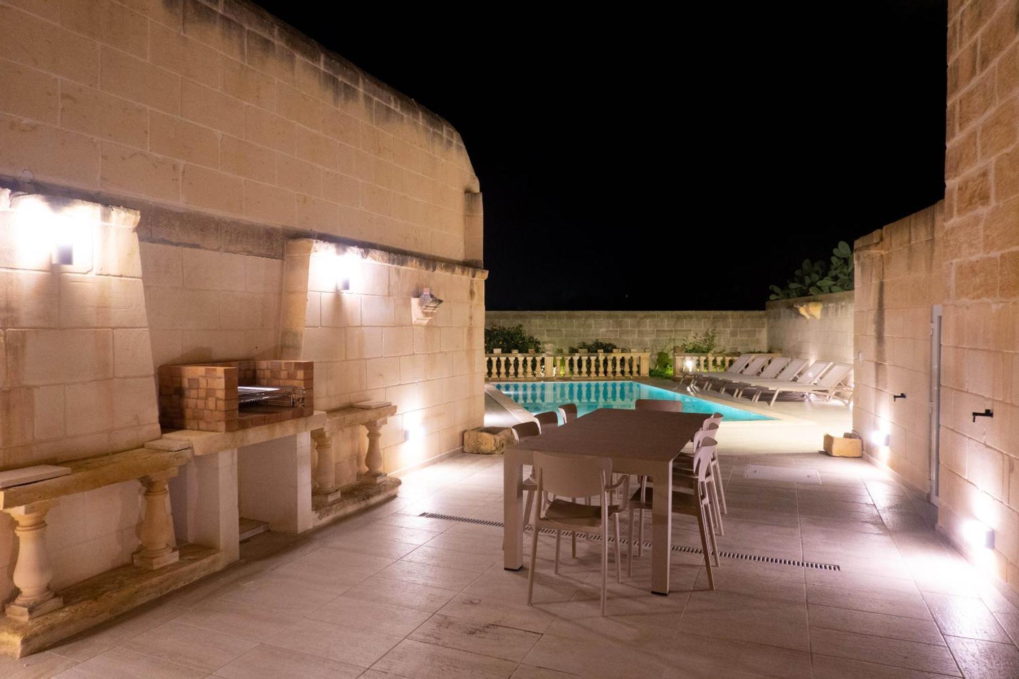 Surwig Vacation Townhouse Villa Kerċem Exterior foto